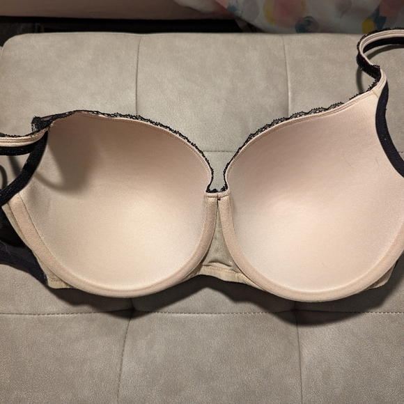 Pretty 😍 Delimira 36E bra - Picture 3 of 5